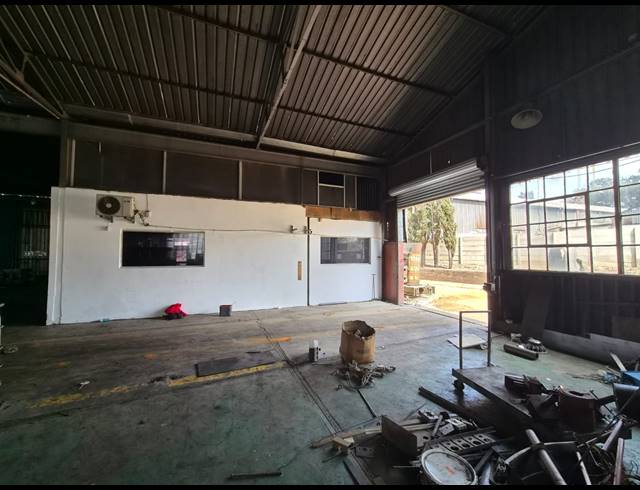 1,108M² WAREHOUSE TO LET IN WADEVILLE